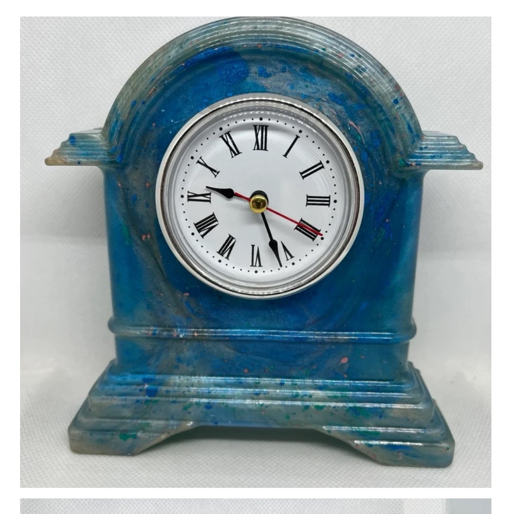 Resin clock